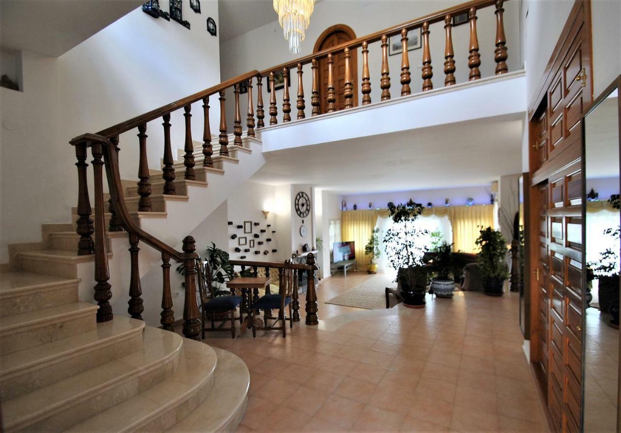 Holiday Villa In 10 Min From Fuengirola Beach With Sea Views Pool Bbq Parking Wifi Aircon Big Garden Mijas Eksteriør billede